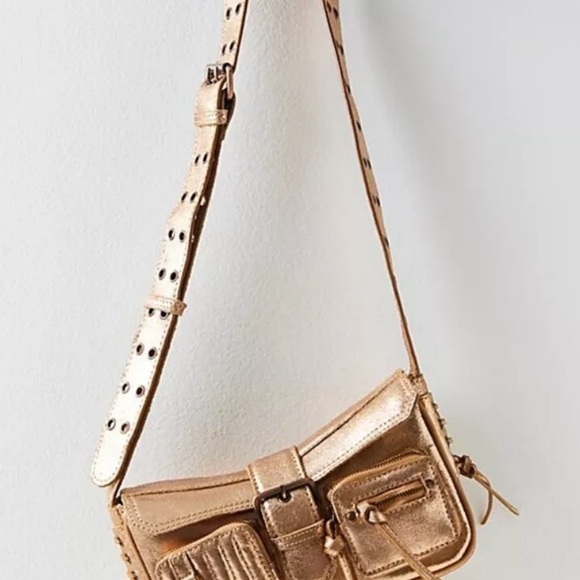Free People High Speed Crossbody Bag Sling Gold Metallic Leather Adjustable - Picture 2 of 9